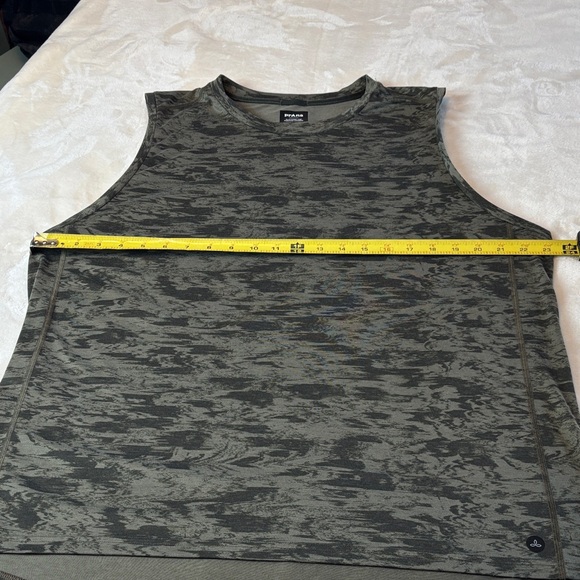 Men's Prana Mission Trails Tank Olive Camouflage Sleeveless Shirt - Picture 9 of 10